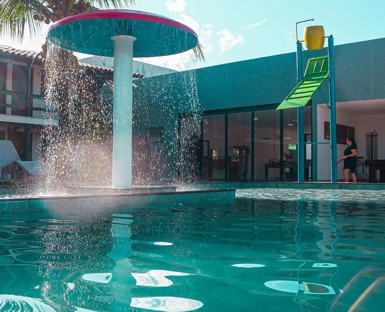 O Beira Mar Praia Hotel Esta Localizado Na Orla, Na Praia De Taperapuan, Cafe Incluso, Wi-Fi 500Mb, Piscinas, Estacionamento Privativo, Ar Condicionado Split, Smart Tv, Frigobar, Porto Seguro